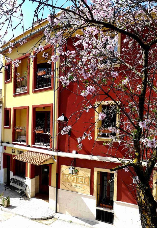Podiumberg Hotel Quatretondeta ภายนอก รูปภาพ