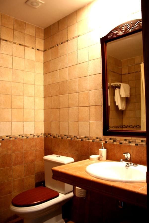 Podiumberg Hotel Quatretondeta ภายนอก รูปภาพ