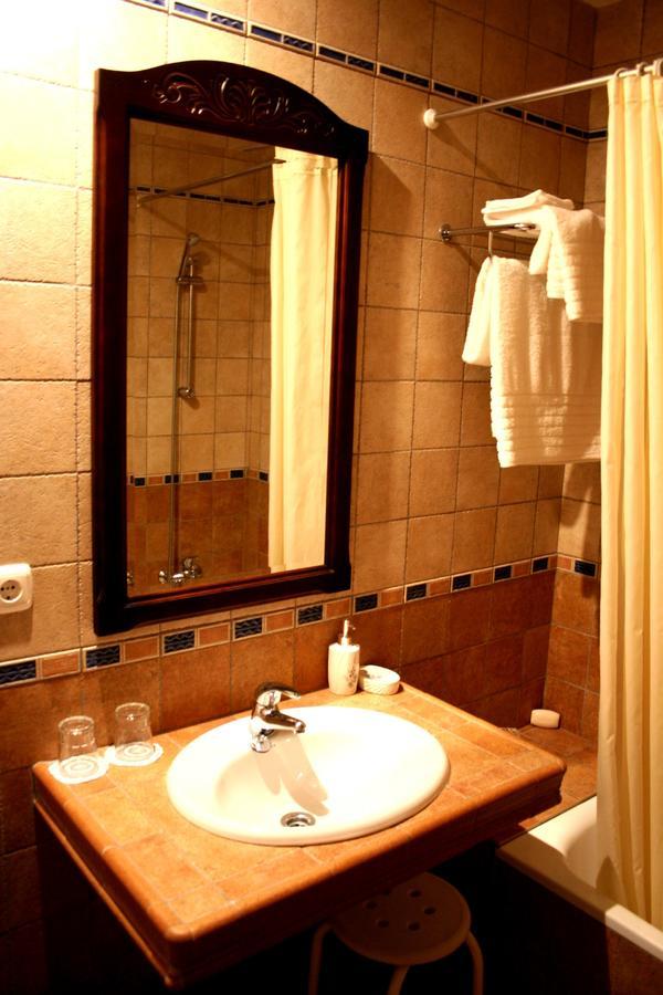 Podiumberg Hotel Quatretondeta ภายนอก รูปภาพ
