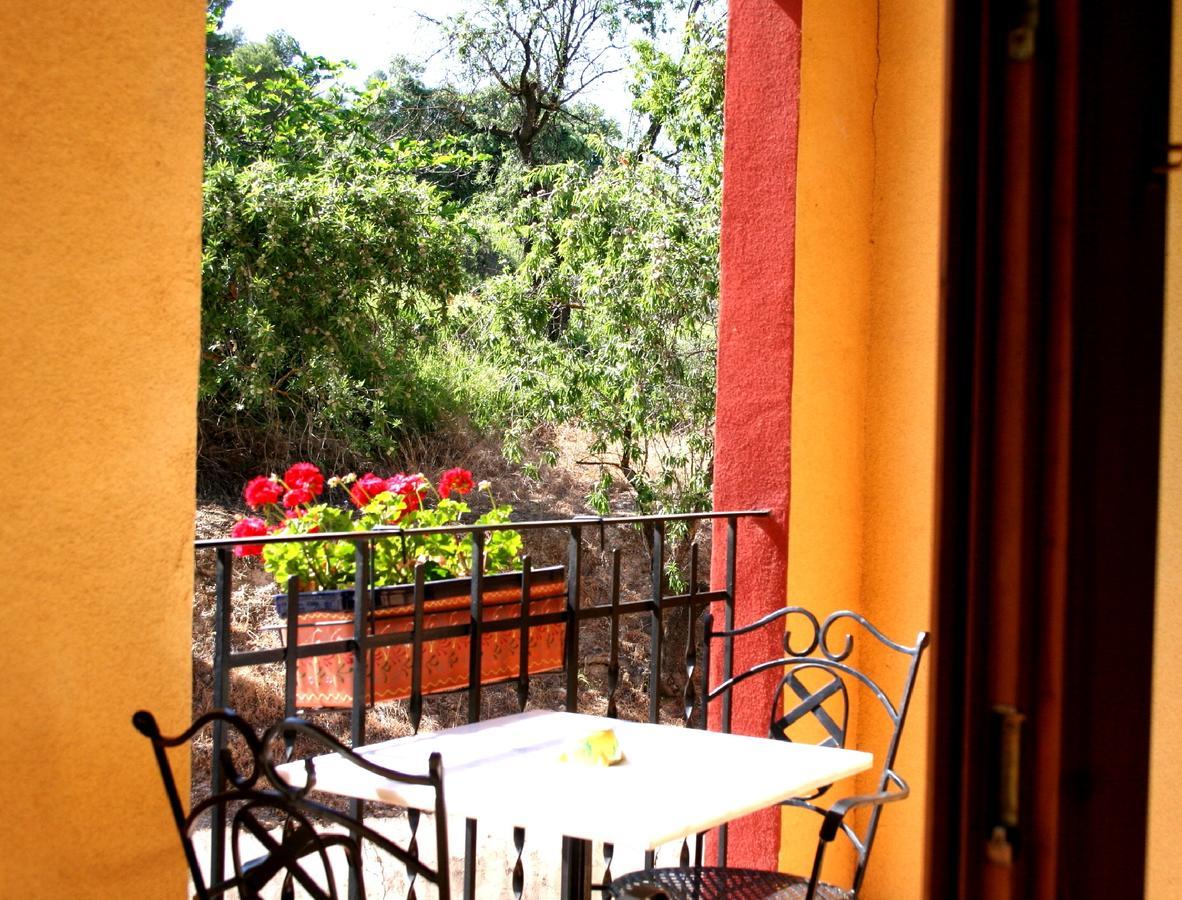 Podiumberg Hotel Quatretondeta ภายนอก รูปภาพ
